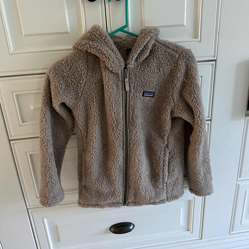 Fuzzy kids Patagonia zip up with hood